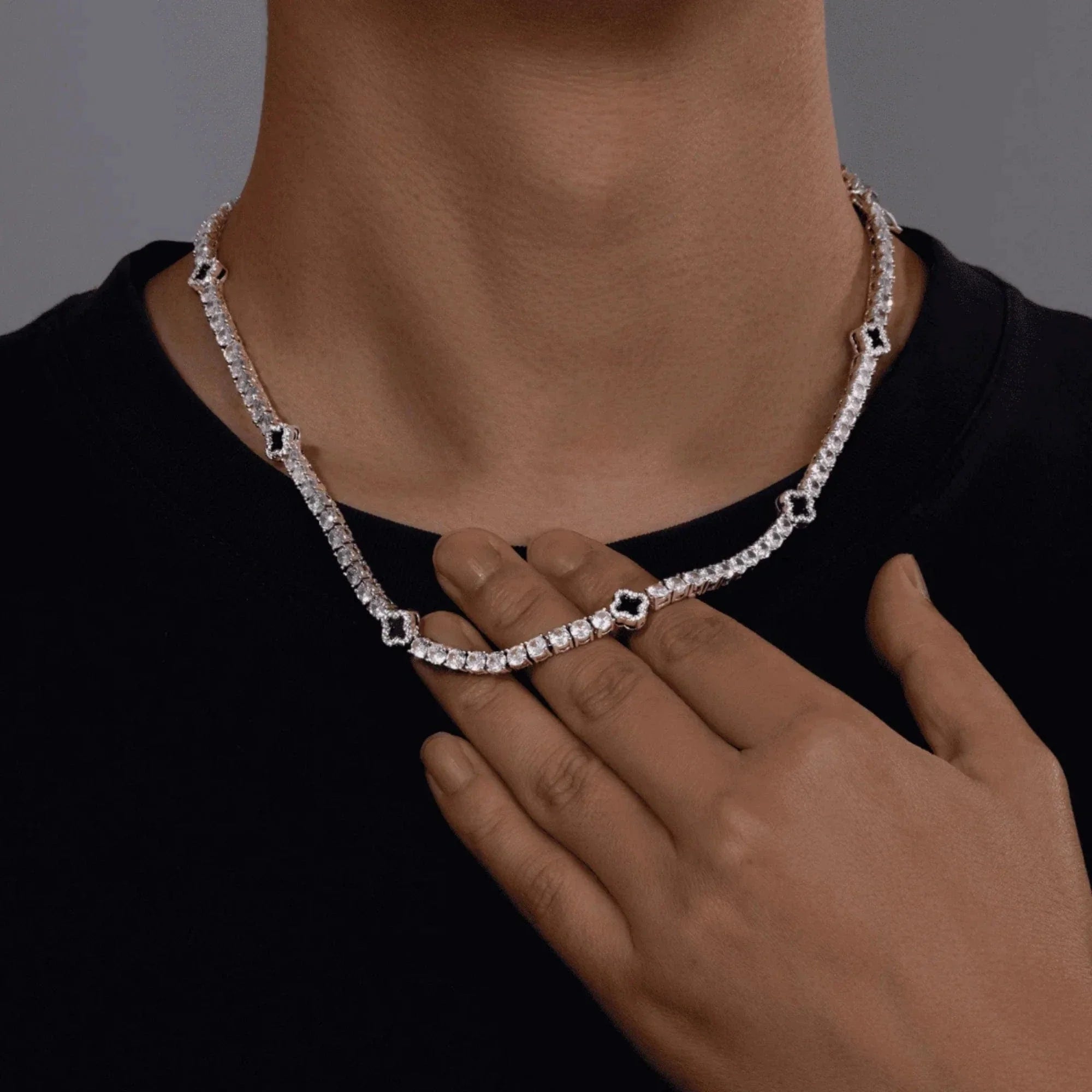 שרשרת טניס תלתן זהב לבן